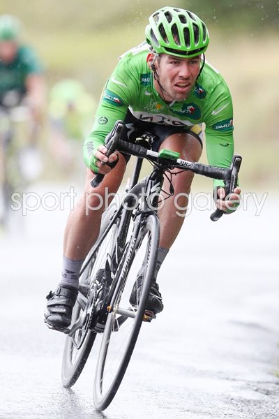Mark Cavendish descends Tour 2011