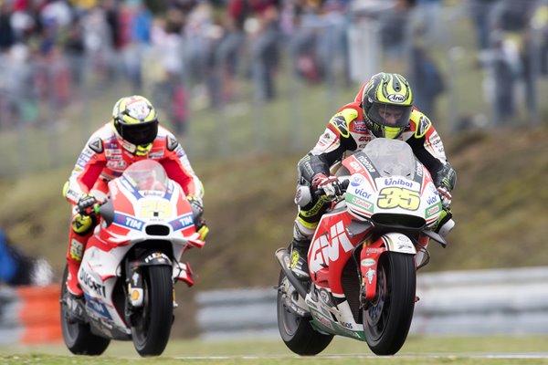 Cal Crutchlow Andrea Iannone Czech MotoGP 2016