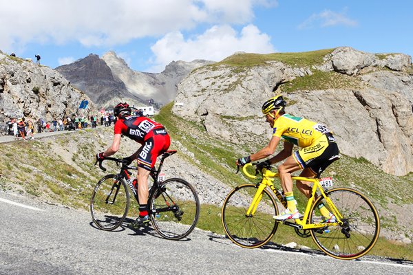 Cadel Evans leads Voeckler Tour 2011