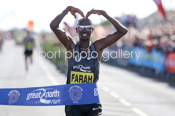 Mo Farah wins Great North Run 2016