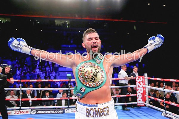 Tony Bellew celebrates winning WBC Cruiserweight 