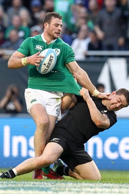 Robbie Henshaw Ireland v Dane Coles New Zealand 2016