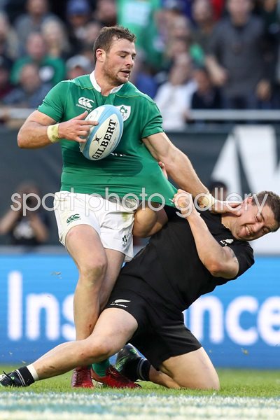 Robbie Henshaw Ireland v Dane Coles New Zealand 2016