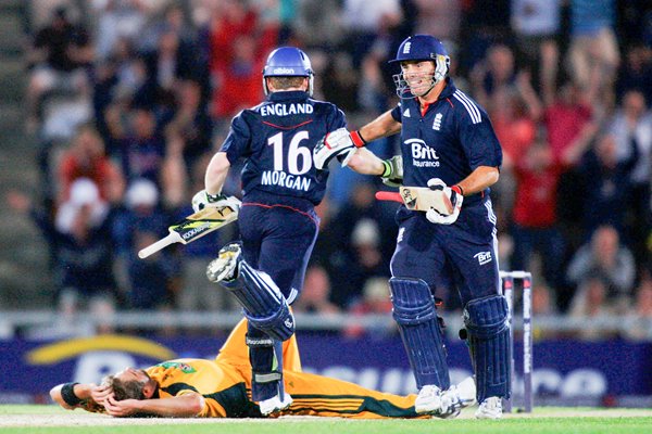 Morgan and Yardy celebrate ODI win v Australia