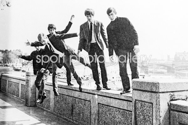 The Rolling on a wall 1963