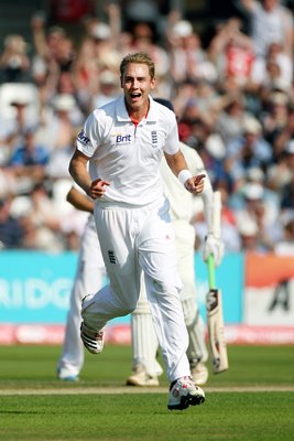 Stuart Broad Hat Trick v India 2011