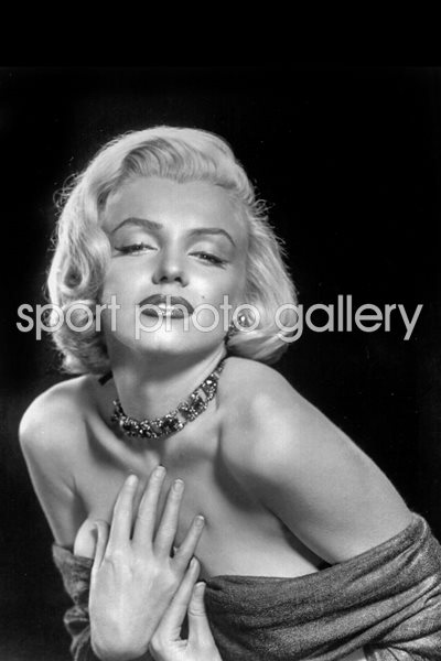 Marilyn Monroe necklace portrait