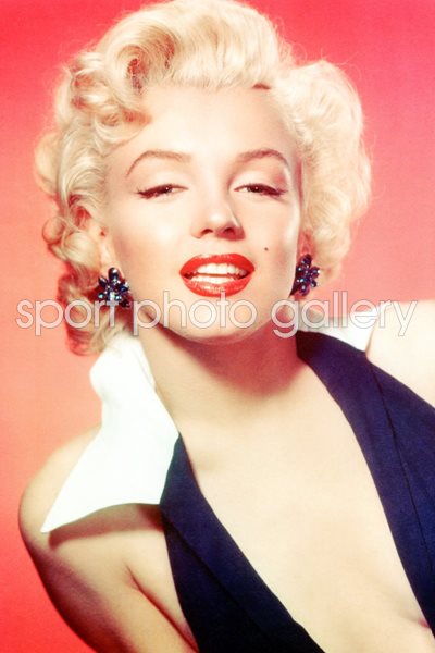 Marilyn Monroe white collar