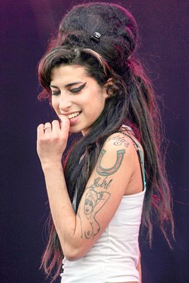 Amy Winehouse performs on stage 2007