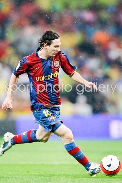 Lionel Messi on the ball for Barcelona 2008