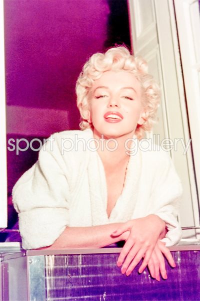 Marilyn Monroe from window