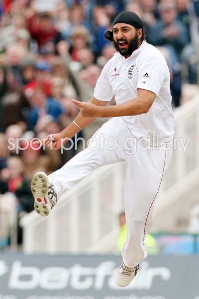 Monty celebrates 6 for v New Zealand
