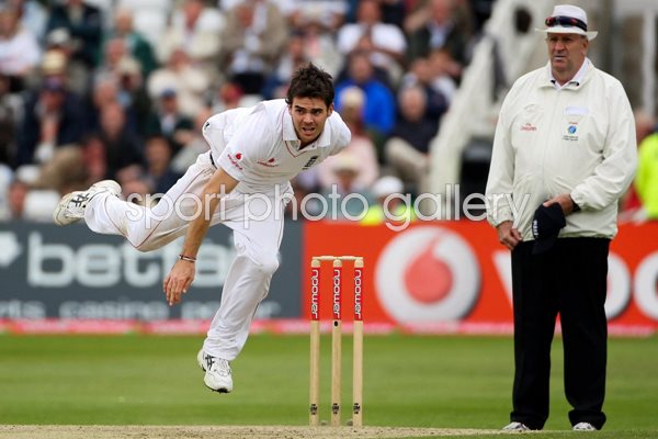 James Anderson bowls v New Zealand 2008