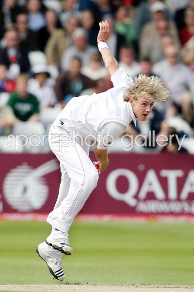 Stuart Broad bowls v New Zealand 2008