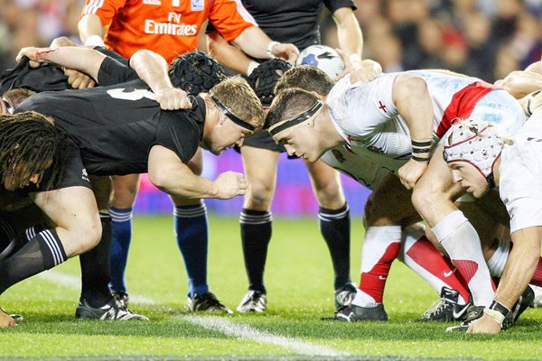 Andrew Sheridan scrums down v New Zealand 