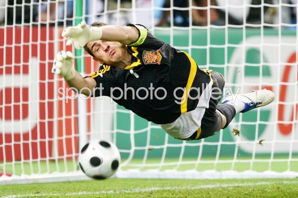 Iker Casillas penalty save v Italy Euro 2008 