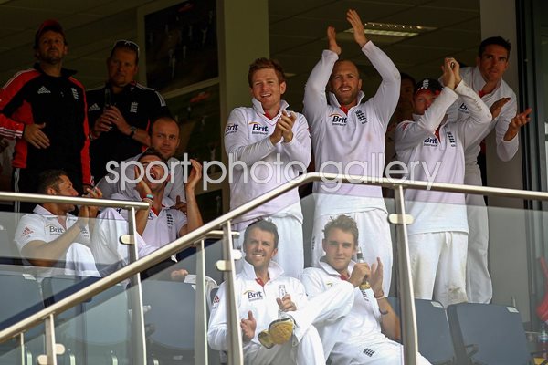 England celebrate becoming #1 v India 2011