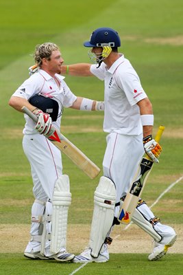 KP congratulates Ian Bell on Lord's Century