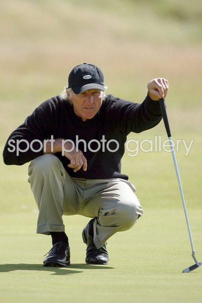 The Shark stares down a putt during 2008 Open
