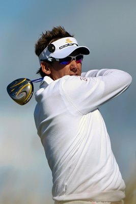 Ian Poulter storms through to 2nd at Birkdale