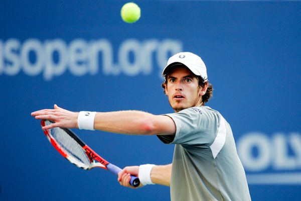 Andy Murray on his way to victory against Juan Martin Del Porto