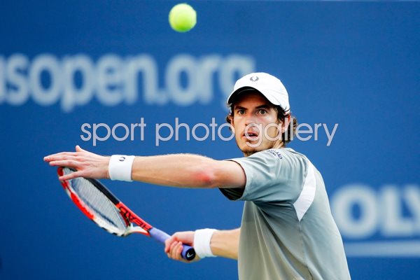 Andy Murray on his way to victory against Juan Martin Del Porto