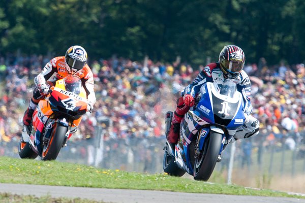 Jorge Lorenzo leads Dovizioso Czech GP 2011