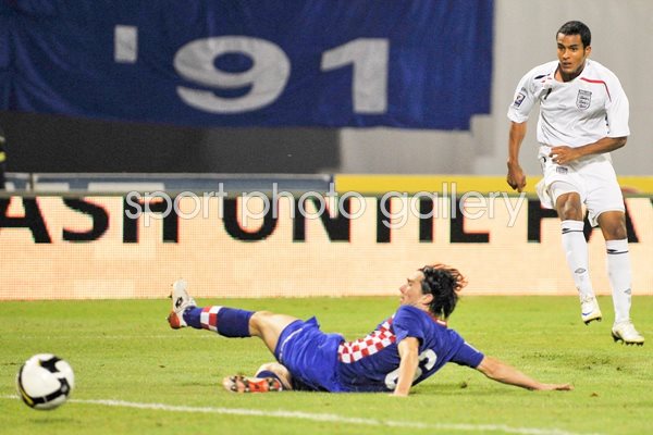 Theo Walcott scores for England v Croatia 