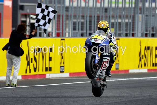 2008 Rossi wins in Japan to clinch 8th World Title
