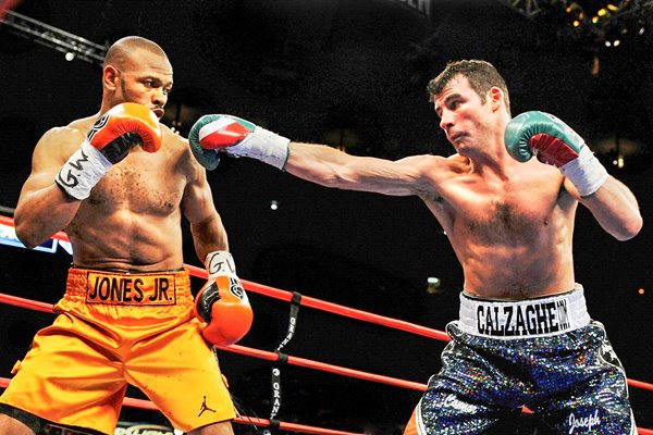 Joe Calzaghe jabs v Roy Jones Jr