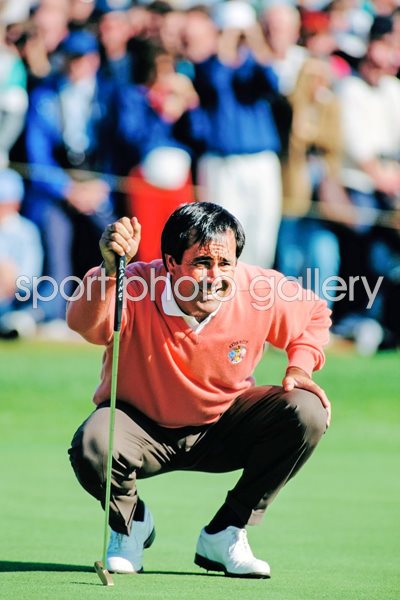 Seve stares down a putt Ryder Cup 1993