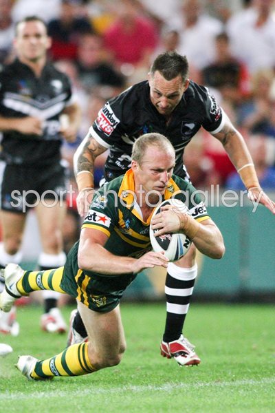 Darren Lockyer scores for Australia v New Zealand