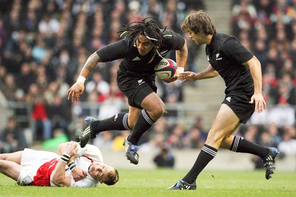 Ma'a Nonu breaks v England Twickenham 2008