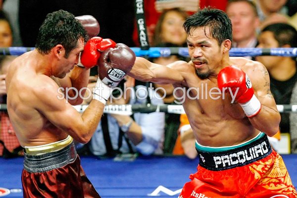 Oscar De La Hoya v Manny Pacquiao action