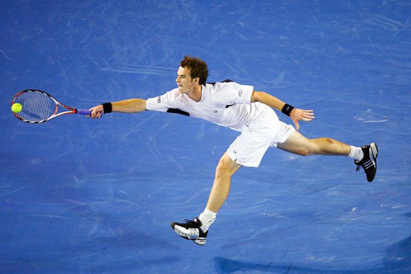 Andy Murray stretches for forehand 2009 Australian Open
