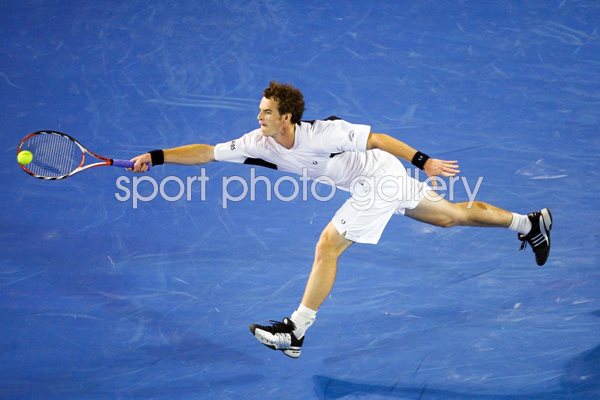 Andy Murray stretches for forehand 2009 Australian Open