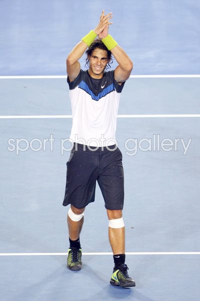 Rafael Nadal thanks Melbourne crowd after