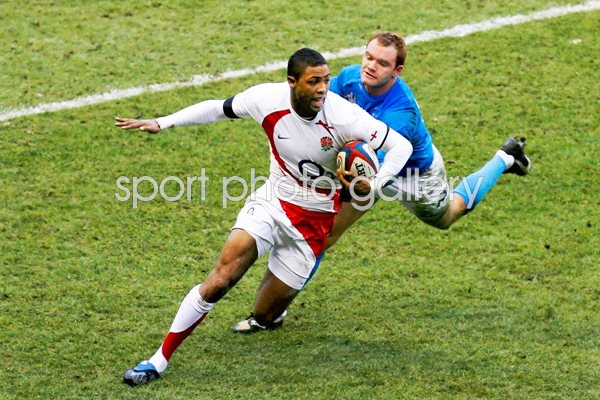 Delon Armitage breaks v Italy Twickenham 2009