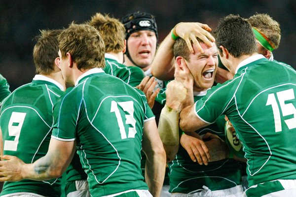 Gordon D'Arcy celebrates Ireland try