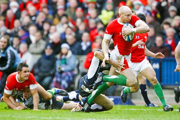 Tom Shanklin dives over to score v Scotland 2009