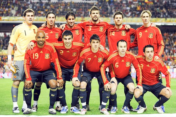 Spain line up v England Seville 2009