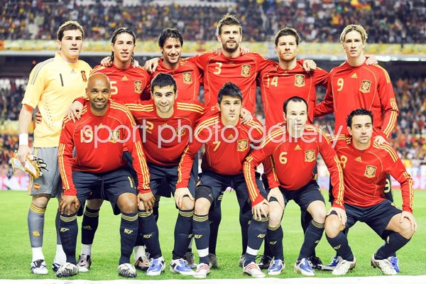 Spain line up v England Seville 2009