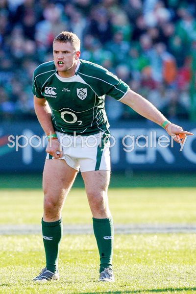 Jamie Heaslip shows the way v Italy 2009