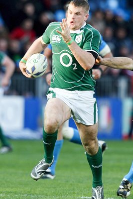 Jamie Heaslip sprints away from Italy 2009