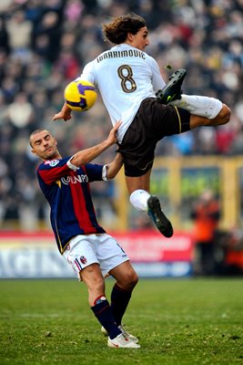 Zlatan's acrobatics - Inter v Bologna