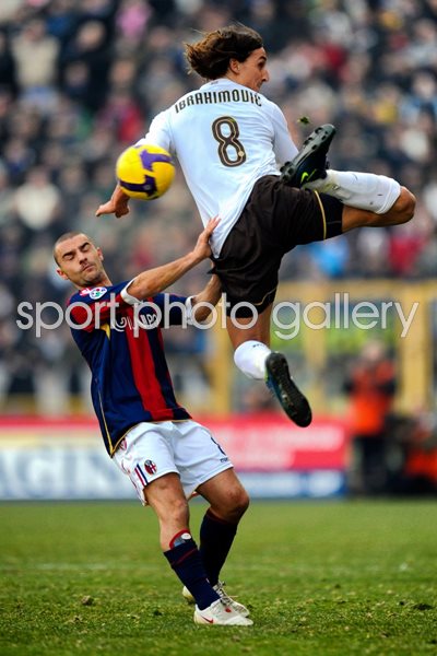 Zlatan's acrobatics - Inter v Bologna