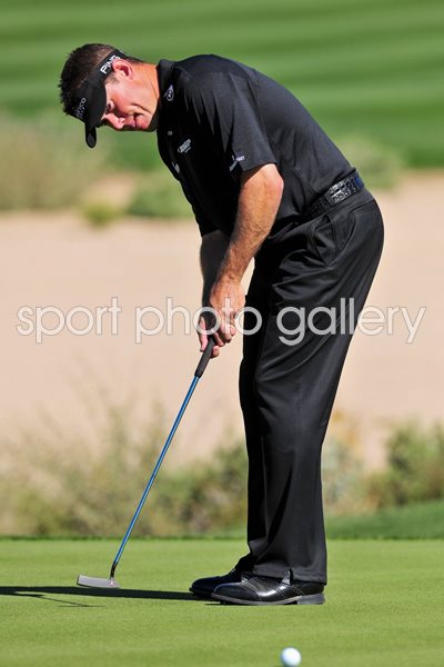 Lee Westwood putting Accenture Match Play 2009
