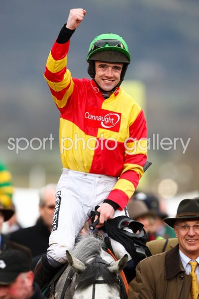 Ruby Walsh wins on American Trilogy