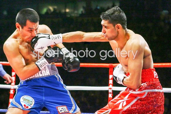 Amir Khan lands v Marc Antonio Barrera 2009