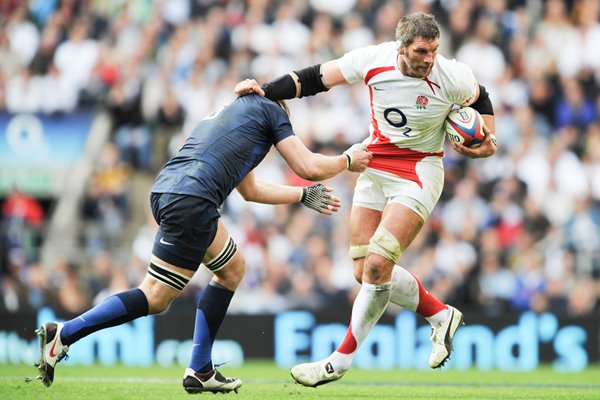 Simon Shaw hands off Harinordoquy Twickenham 2009